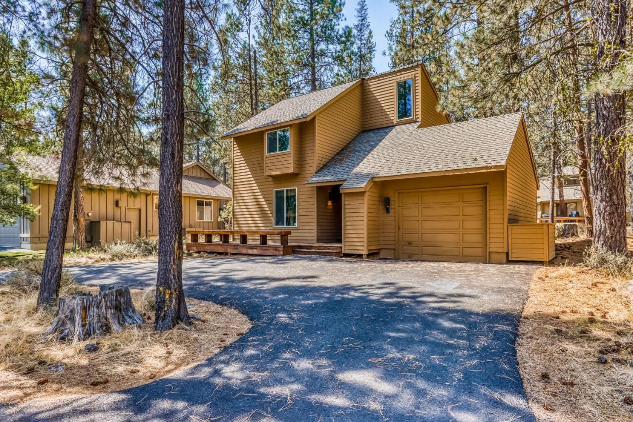 2 Conifer Villa Сънривър Екстериор снимка
