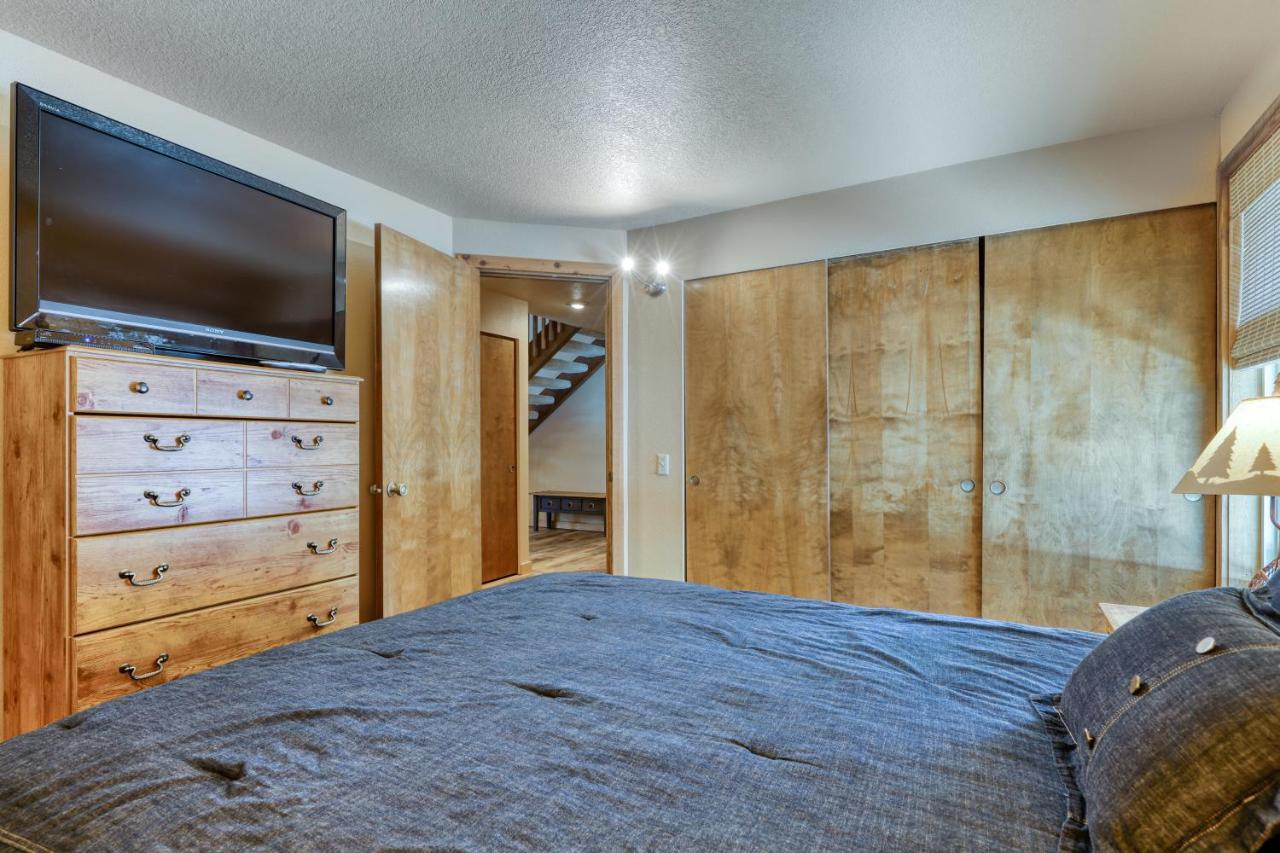 2 Conifer Villa Сънривър Екстериор снимка
