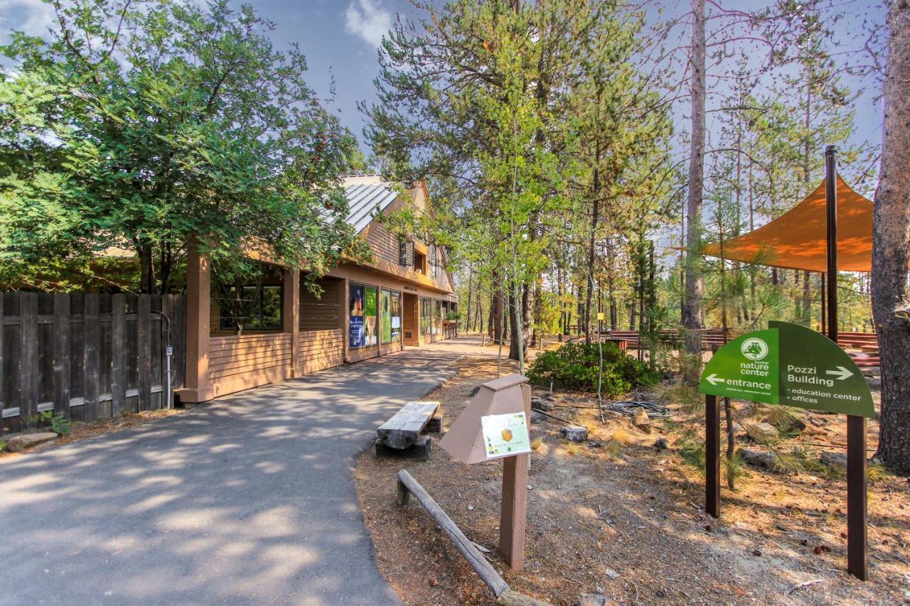 2 Conifer Villa Сънривър Екстериор снимка